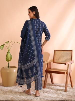  women's cotton cambric straight kurta with printed pant & dupatta 3