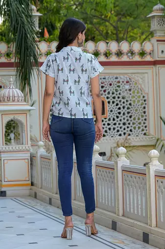  women's horse printed knot style regular top (white)