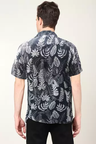  men's polyester feather print regular shirt (black )
