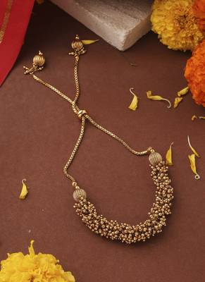 Elegant gold pearl bracelets 1
