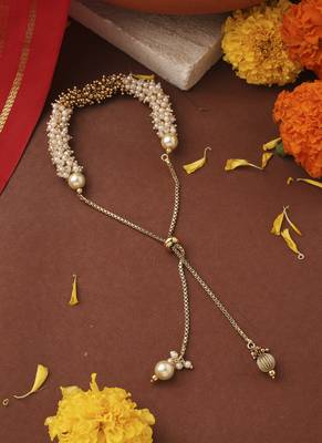 Gold and off-white pearl bracelet 4