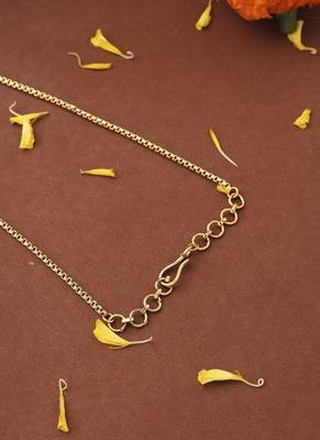 Gold-Plated Lakshmi Pendant Necklace Set 3