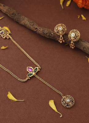 Gold-Plated Minimal Floral Pendant Necklace Set 2