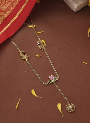 Gold-Plated Minimal Floral Pendant Necklace Set 4