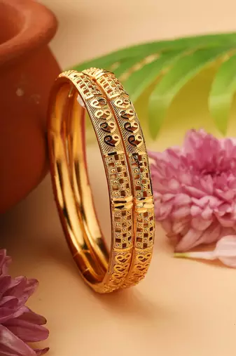 Gold-plated self-design bangles