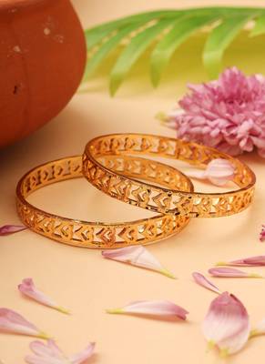 Set of 2 Gold-Plated Bangles with Self Heart Shape Design 3