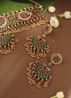 Gold-Plated Stone-Studded Round & Kari Motif Shape Choker Necklace 2