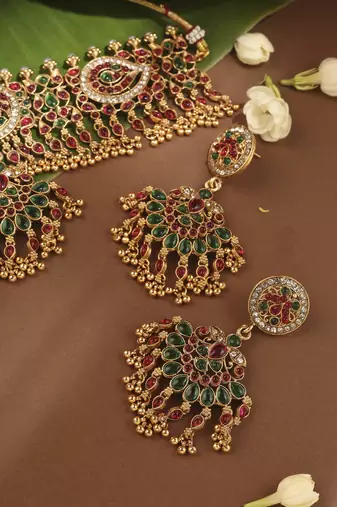 Gold-Plated Stone-Studded Round & Kari Motif Shape Choker Necklace