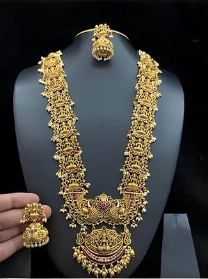 Exquisite gold filigree necklace and earrings set 1
