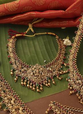 Gold-plated bridal necklace set in south indian style 2