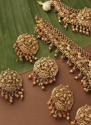 Gold-plated bridal necklace set in south indian style 3