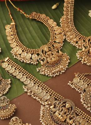Gold-plated bridal necklace set in south indian style 4