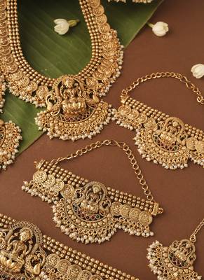 Gold-plated bridal necklace set in south indian style 5