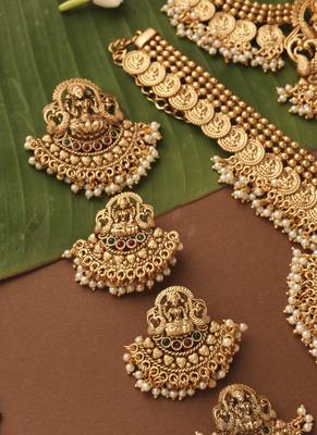 Gold-plated bridal necklace set in south indian style 8