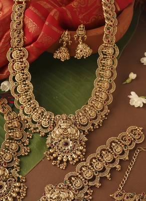 Gold-plated bridal necklace set in south indian style 3