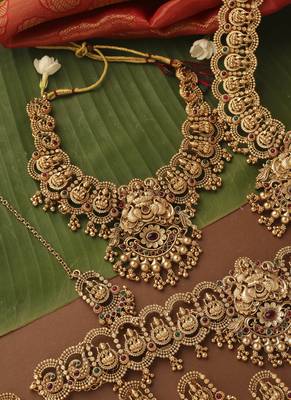Gold-plated bridal necklace set in south indian style 4
