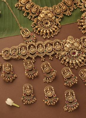 Gold-plated bridal necklace set in south indian style 5