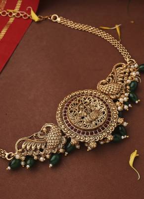 Choker Set with Round Peacock Motif 2
