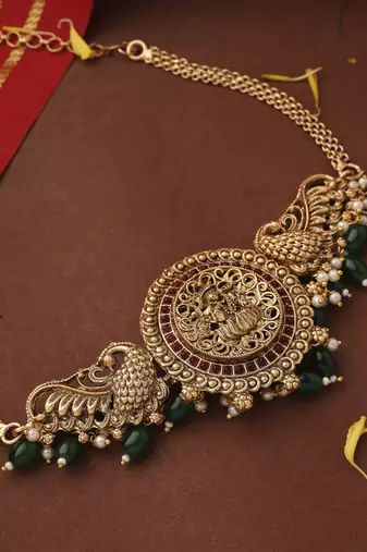Choker Set with Round Peacock Motif
