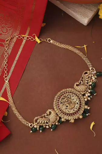 Choker Set with Round Peacock Motif