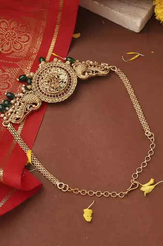 Choker Set with Round Peacock Motif