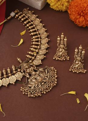 Gold-Plated Lakshmi Coin Necklace Set with Lotus Lakshmi Motif 3