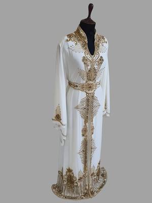 Off-White Moroccan Kaftan With Sun-proof hijab 3