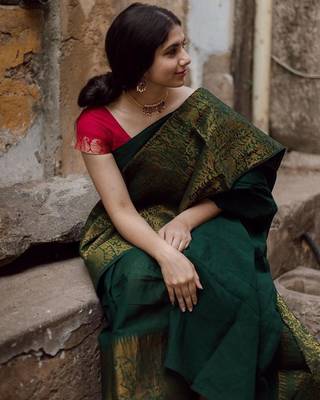 Green art silk jacquard Saree with Blouse 2