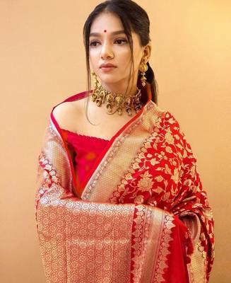 Red art silk jacquard Saree with Blouse 4