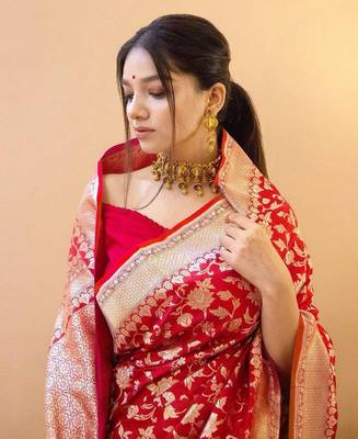Red art silk jacquard Saree with Blouse 5