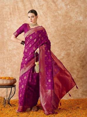 Pink woven art silk Saree with Blouse 2