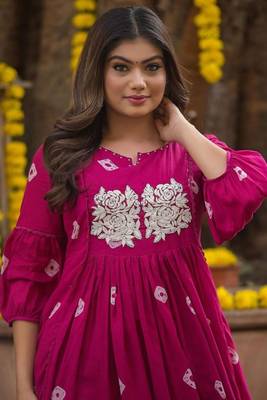 ISTOCAN PINK Embroidery Adda work RAYON KURTA PANT SET 2