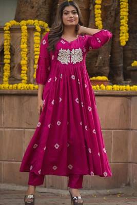 ISTOCAN PINK Embroidery Adda work RAYON KURTA PANT SET 3