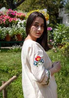Cotton Kurta and Pant Set in Off-White with Embroidery 3
