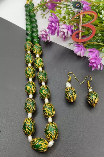 Green Ovel Glass Beads Necklace Set