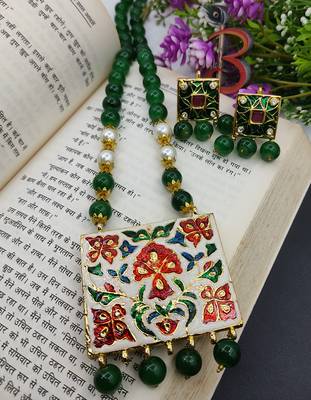 Green Meenakari Navartan Necklace Set  2