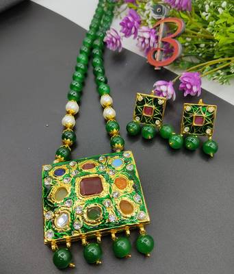 Green Meenakari Navartan Necklace Set  3