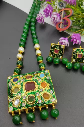 Green Meenakari Navartan Necklace Set 