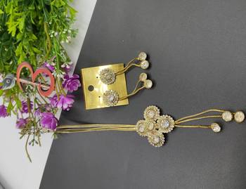White Tlower Necklacer Set 1