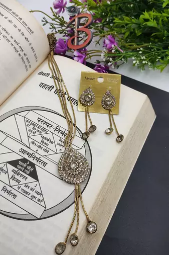 White Drop Necklacer Set