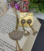 White Battertlie Necklacer Set