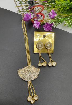 White Battertlie Necklacer Set 2