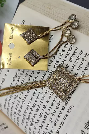 White Sauare Necklacer Set