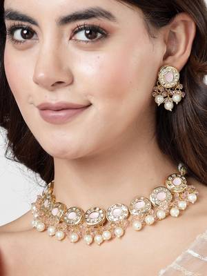 Women gold-plated kundan-studded  beaded necklace and earrings 3