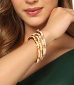 Women's set of 4 gold-plated traditional pearls beaded bangles