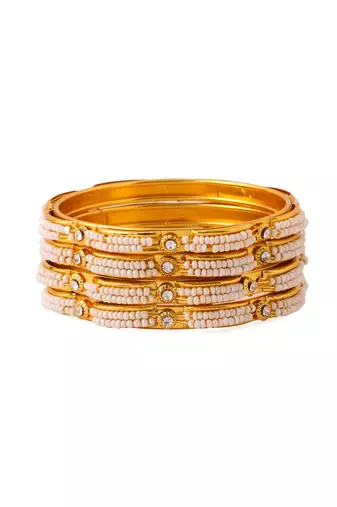 Women's set of 4 gold-plated traditional pearls beaded bangles