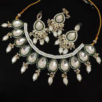 Elegant pearl and kundan Necklace :: set with green enamel accents 1