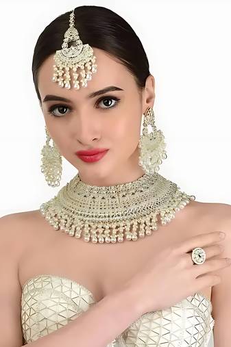 Opulent bridal kundan choker set with white beads and matching earrings & maang tikka