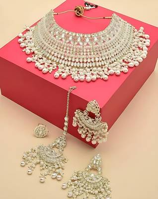 Opulent bridal kundan choker set with white beads and matching earrings & maang tikka 2