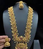 Exquisite gold filigree necklace and earrings set